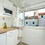 & Libar Apartment *