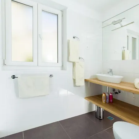 Apartment & Libar Split
