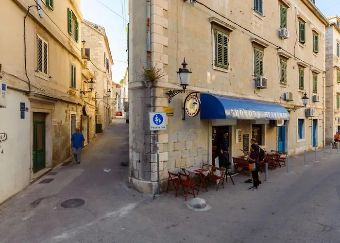 & Libar * Сплит